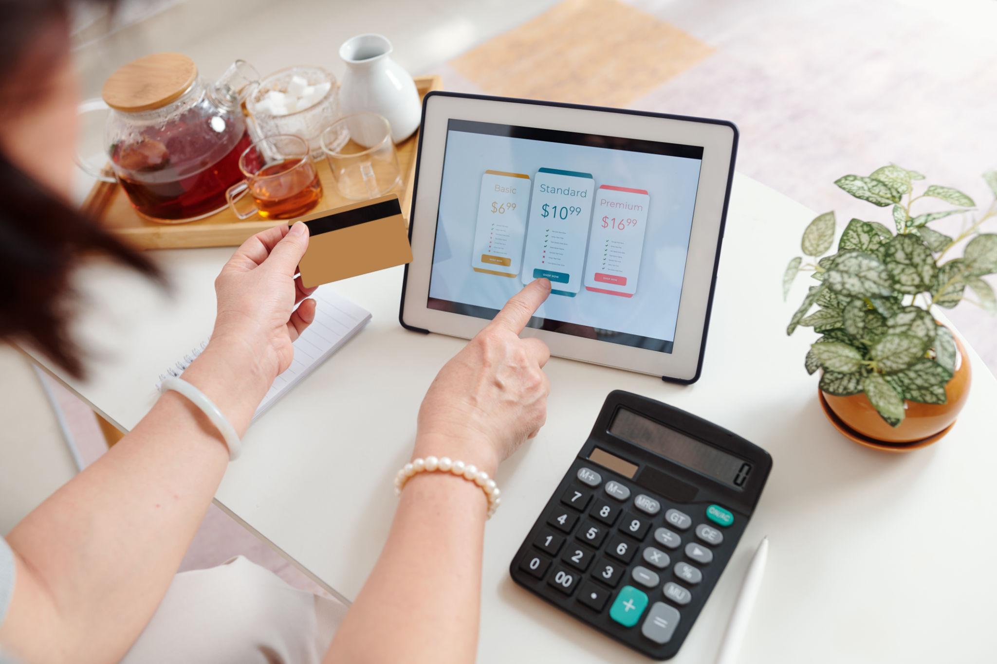 So Sánh Hanwha Life vs Shinhan Life: Nên Chọn "Ông Lớn" Kỳ Cựu Hay "Tân Binh" Sáng Tạo Hàn Quốc?