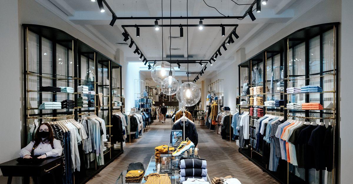 Bảo Hiểm Nhân Thọ Cho Chủ Shop Quần Áo | Bảo Vệ Sức Khỏe & Tài Chính Cửa Hàng